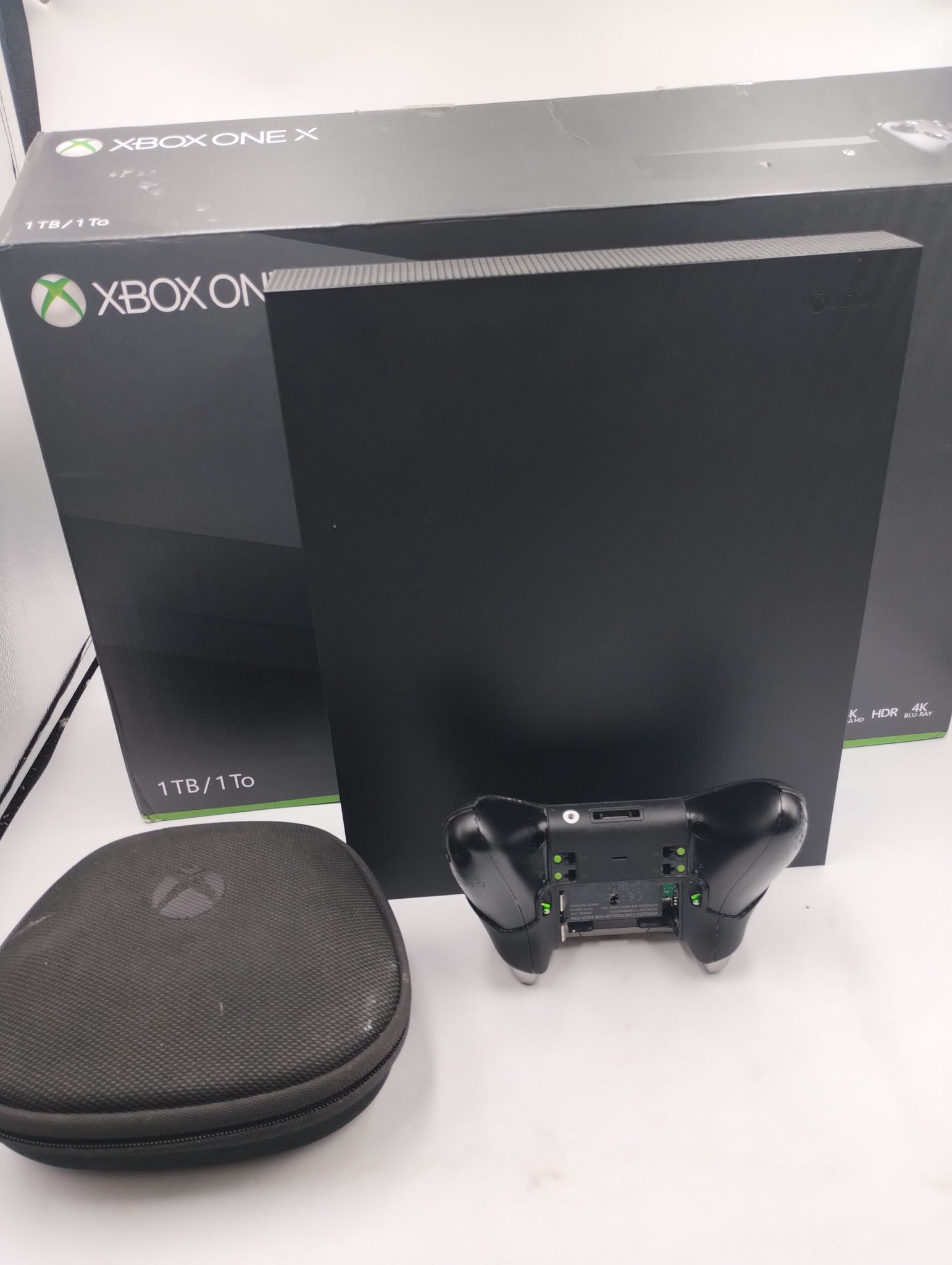 Microsoft - Xbox One X - 1TB - Model 1787 - Black