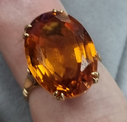 14CT GOLD RING WITH LARGE STONE