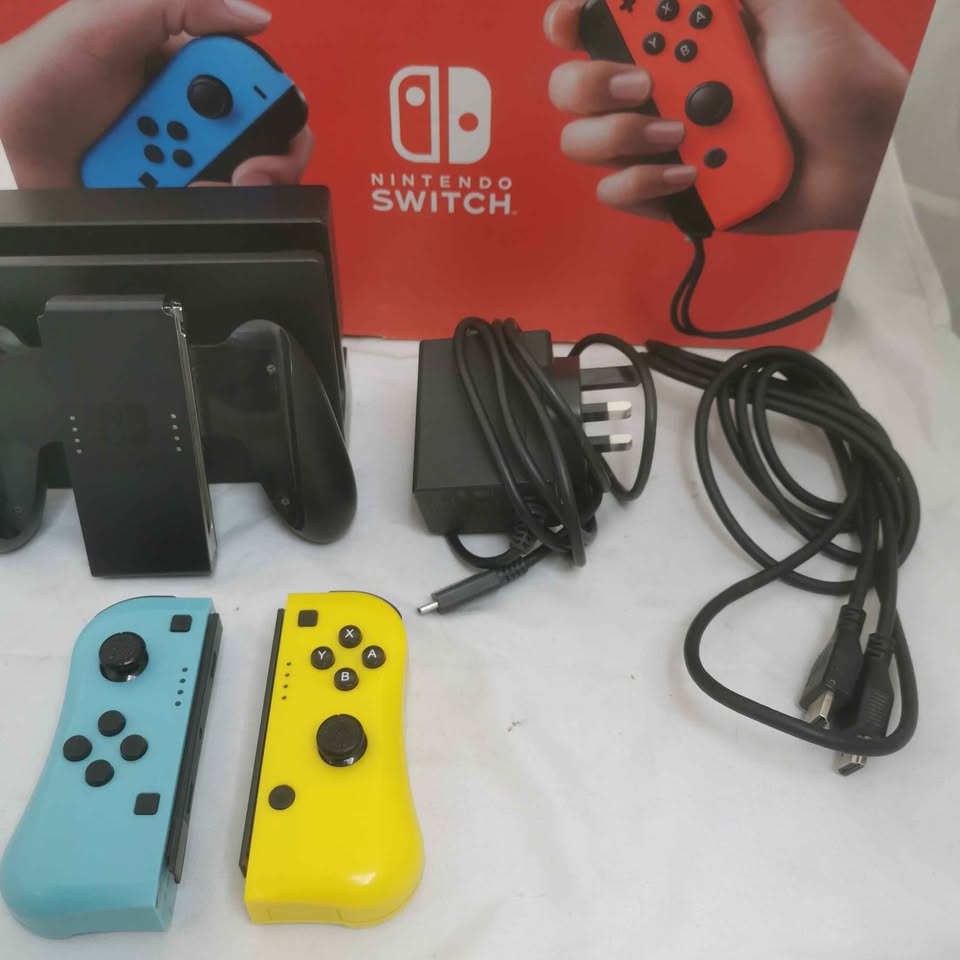 Nintendo Switch Console, 32GB HAC-001-01, Boxed With Generic Joycons.