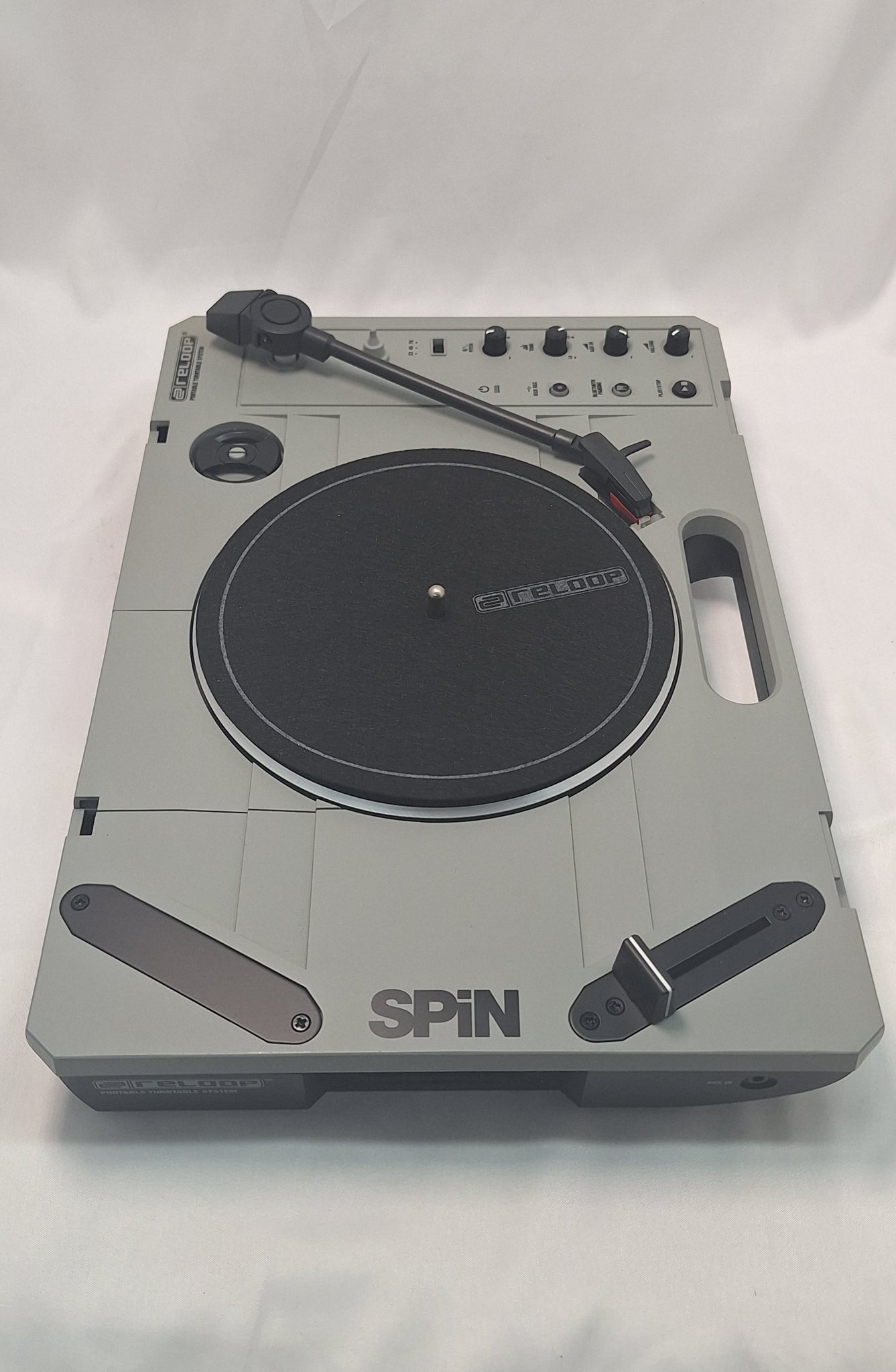 Reloop Spin Portable Turntable in foldable carry case