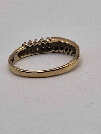 9ct Yellow Gold Ring With CZ Black & Clear Stones - 1.81 Grams - Size N