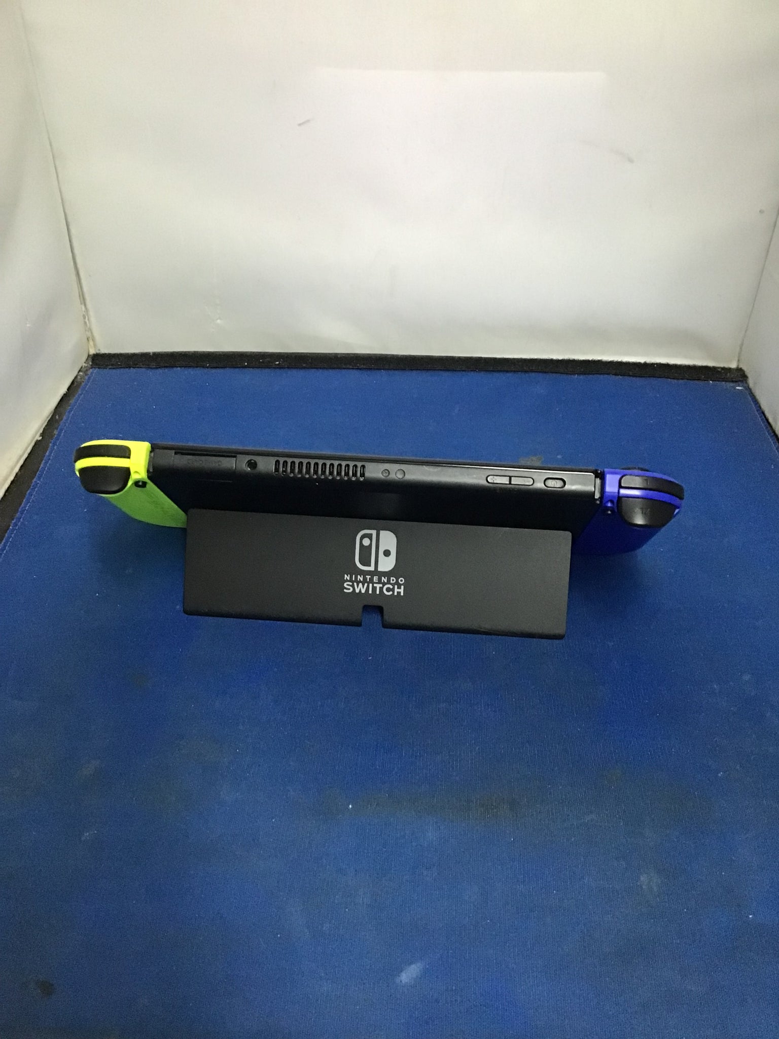 Nintendo Switch Oled - 64GB Storage