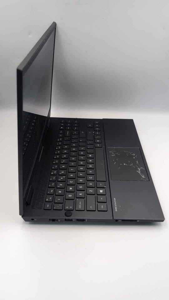 HP 15-EN0008/Ryzen 7 4800H/16GB RAM/512GB SSD/RTX2060/15"/W11 **MARKS ON TOUCHPAD**