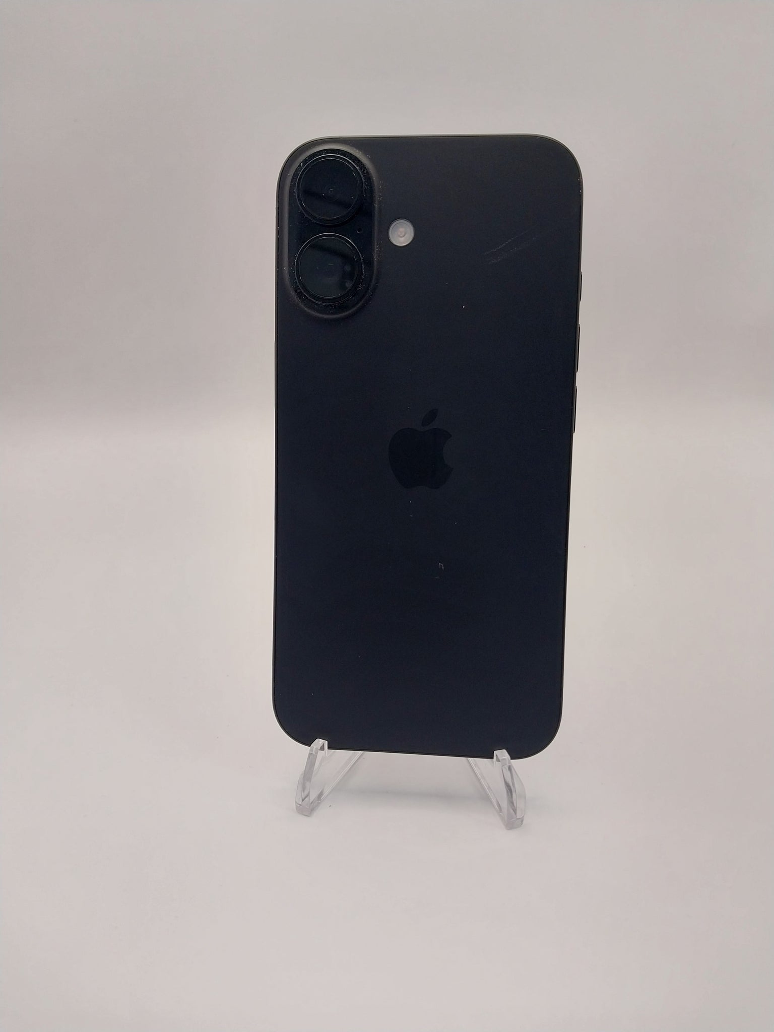 Apple iPhone 16