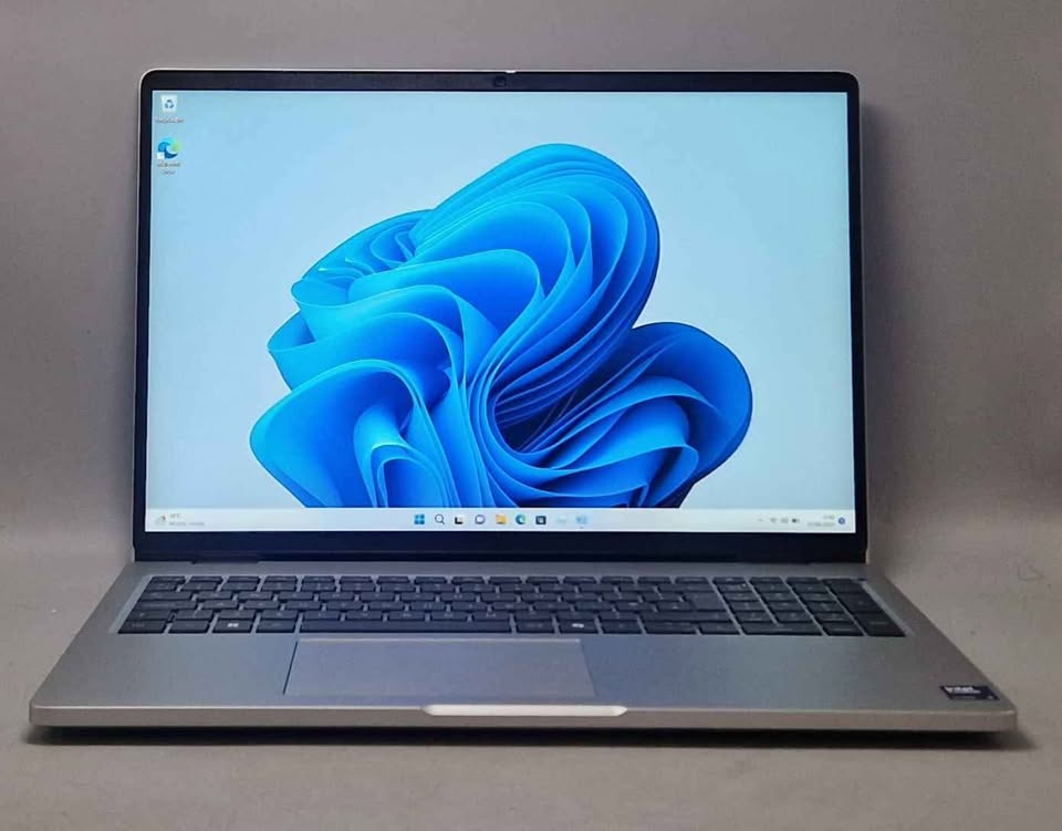 Dell Pro 16/Ultra 5 235U/16GB Ram/256GB SSD/16"/W11
