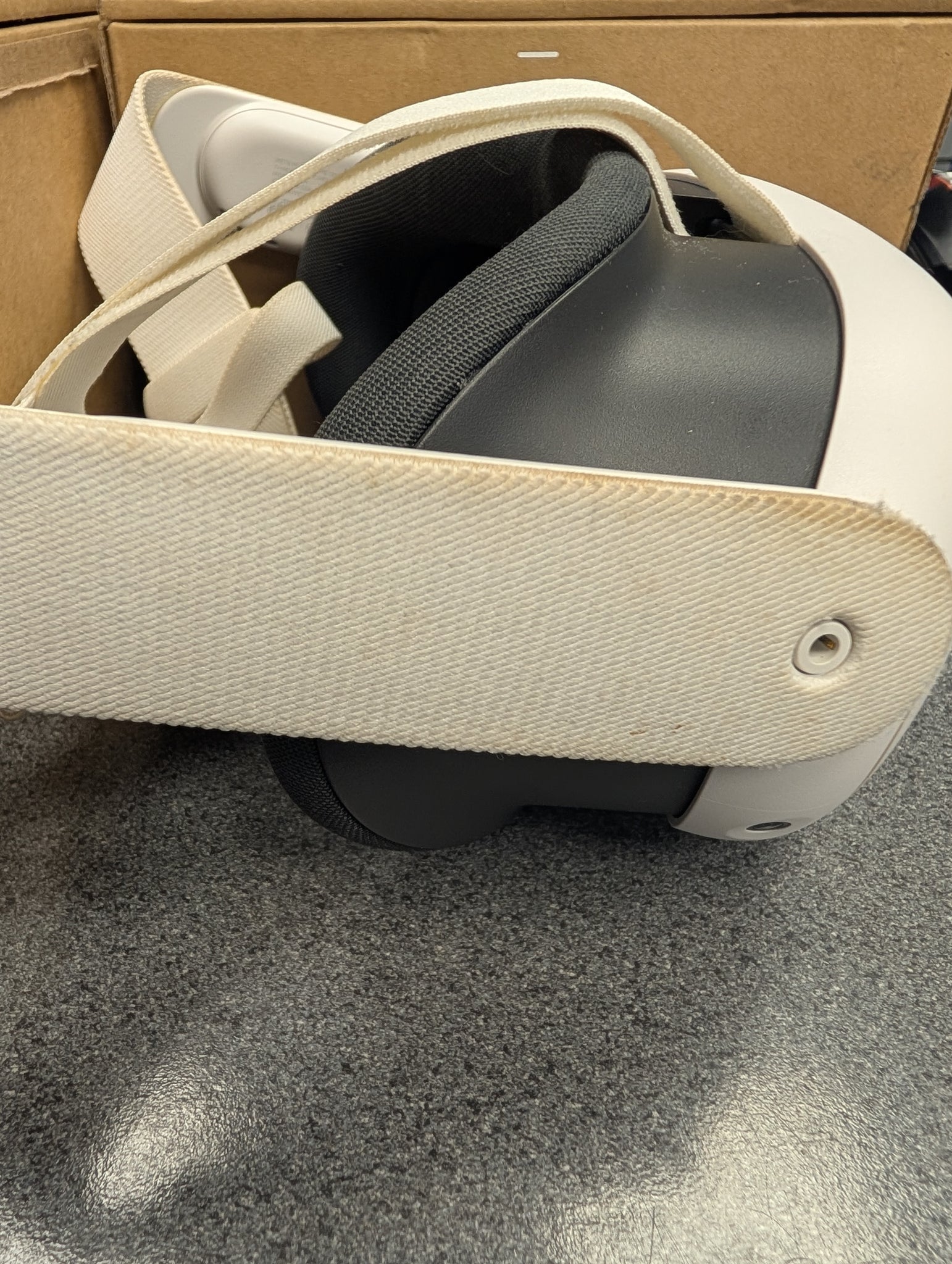 Meta Quest 3 VR Headset (With Controllers) - 512GB