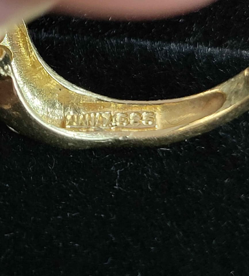 14ct Yellow Gold with Clear Stones - Size P - 3.67G