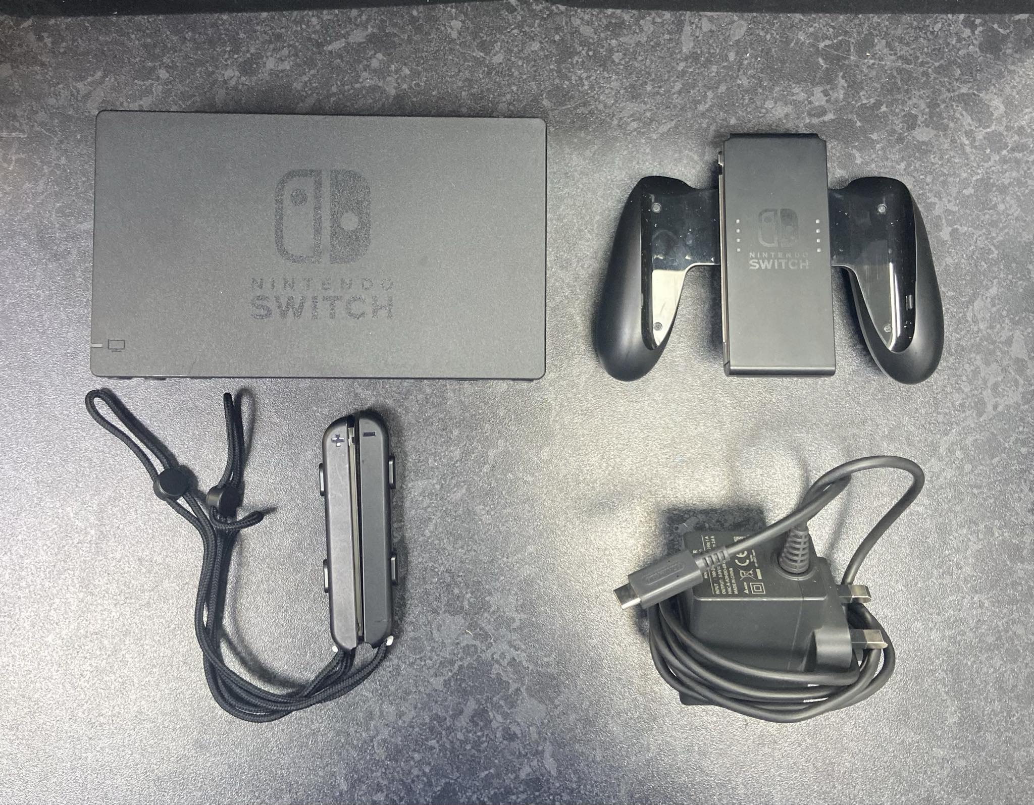Nintendo Switch (Neon Red/Blue)