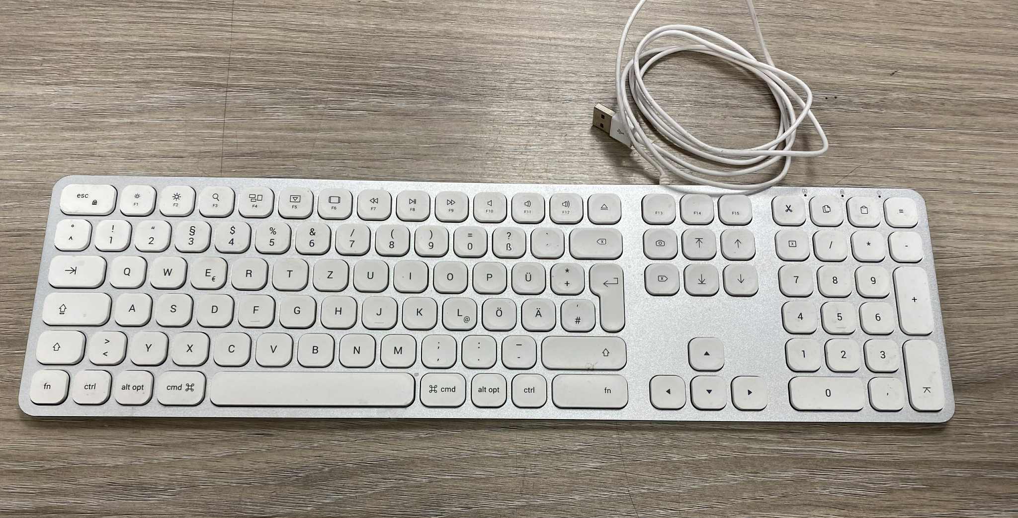 Satechi keyboard