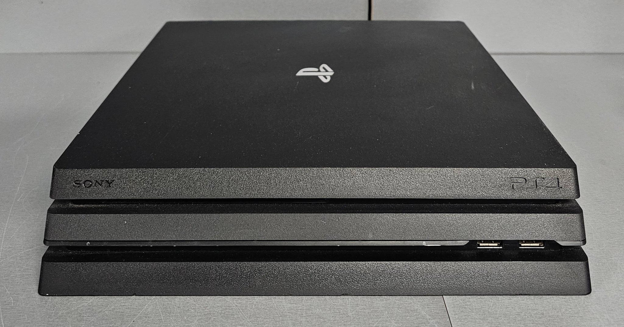 Sony Playstation 4 Pro - Game Console - 4K - HDR - 1 TB HDD - Jet Black + 3 Games