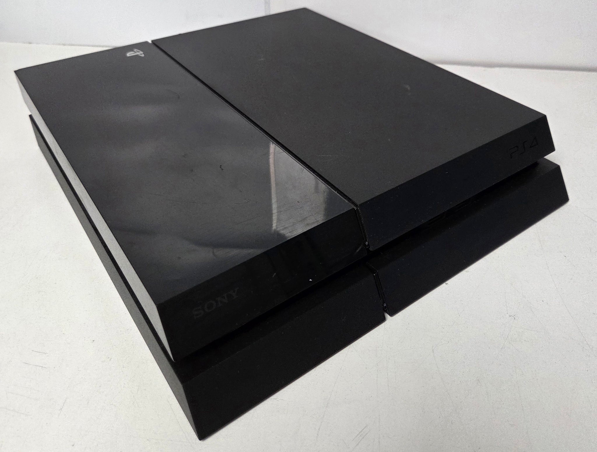Sony Playstation 4 500GB Console & 2 Games