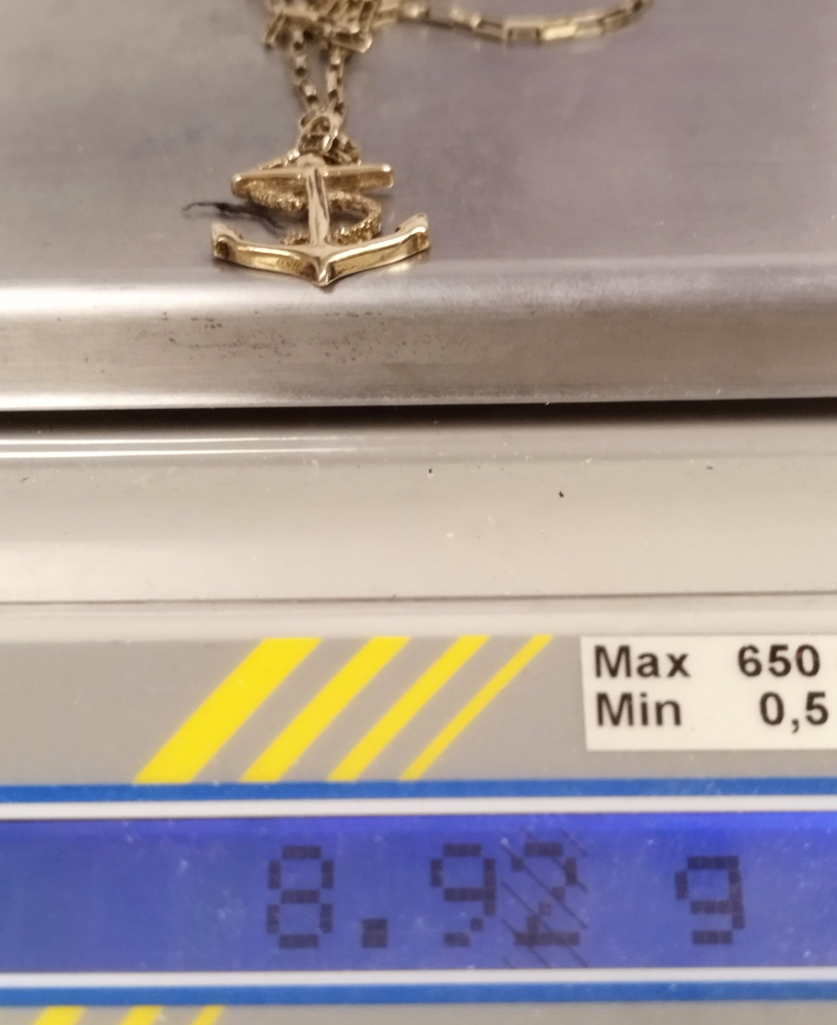 9ct Yellow Gold Open Box Chain & Anchor Pendant