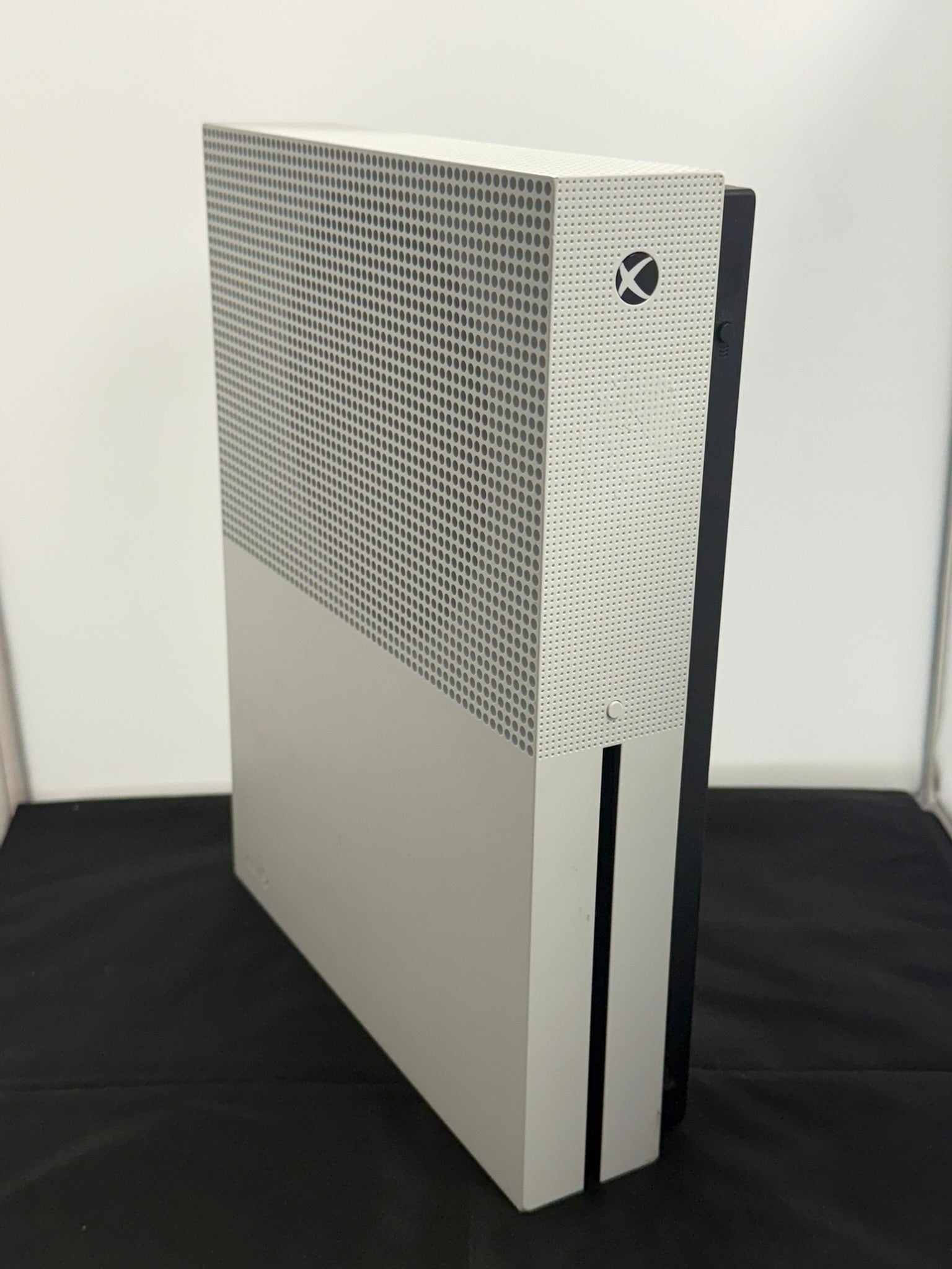 xbox one s 500gb console - no controller
