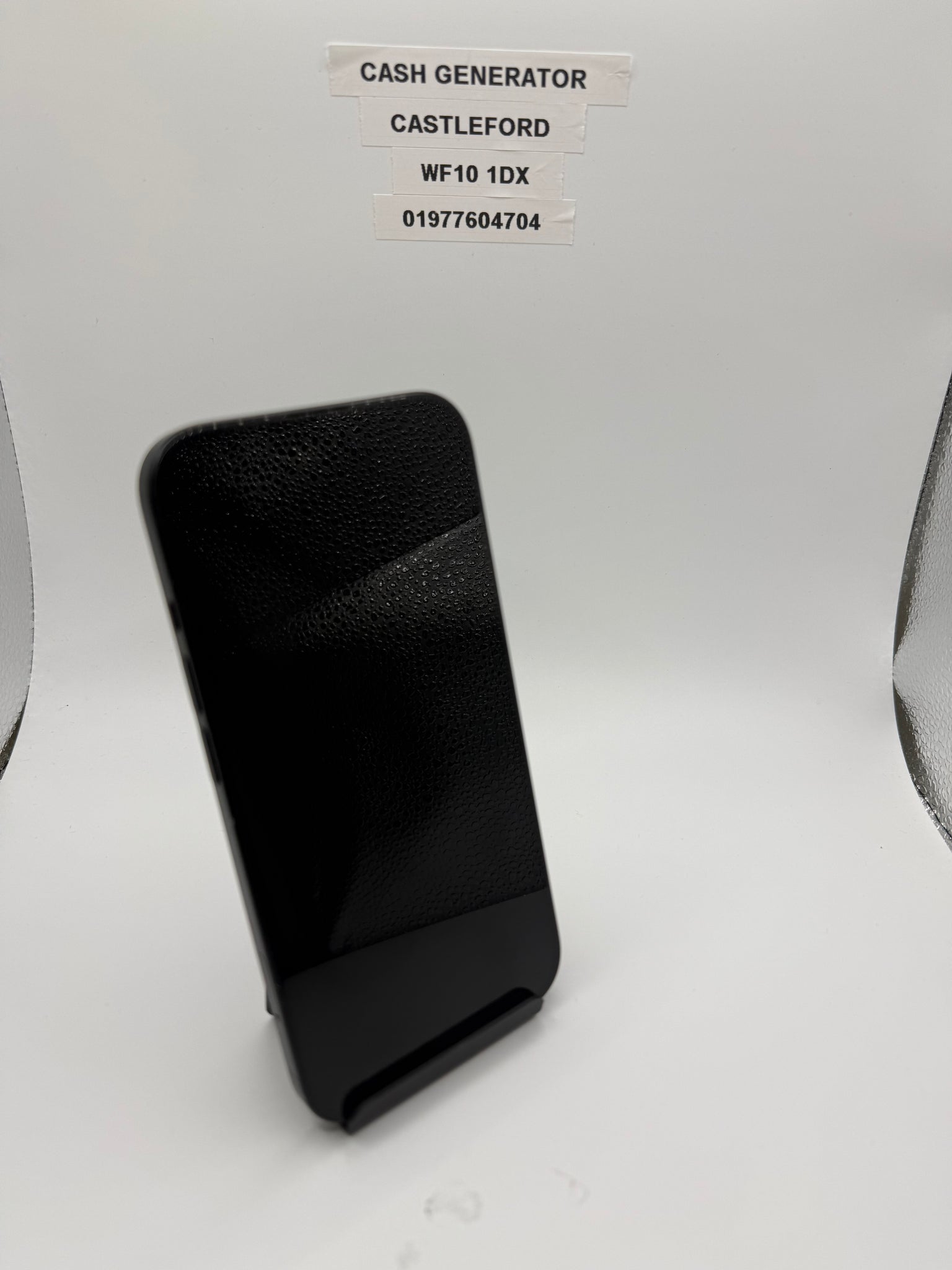 iPhone 15 - black - Grade C - 128gb - Unlocked