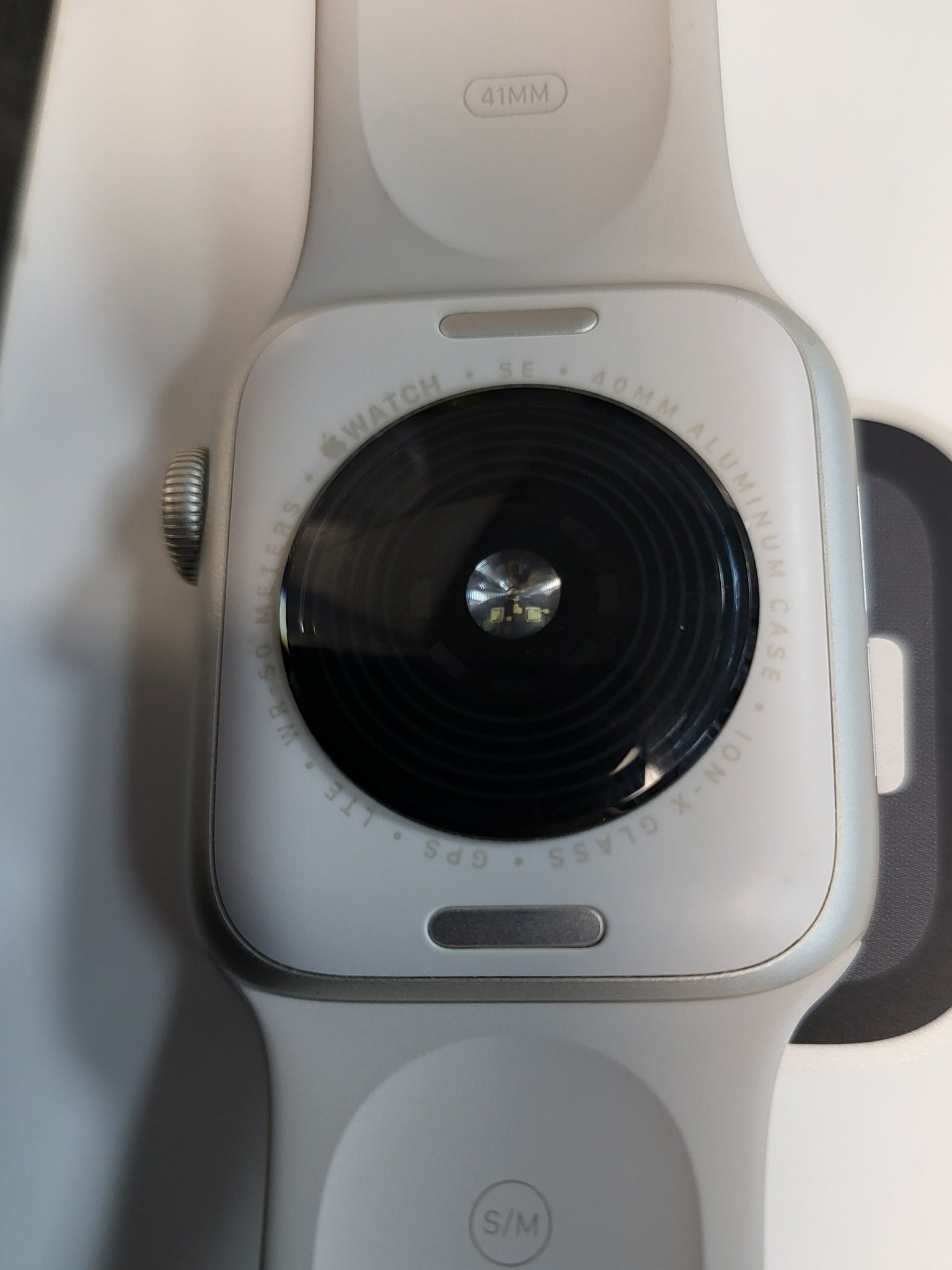 Watch SE 2nd Gen Cellular, Starlight Aluminium, 40mm with S/M Star Sports Band