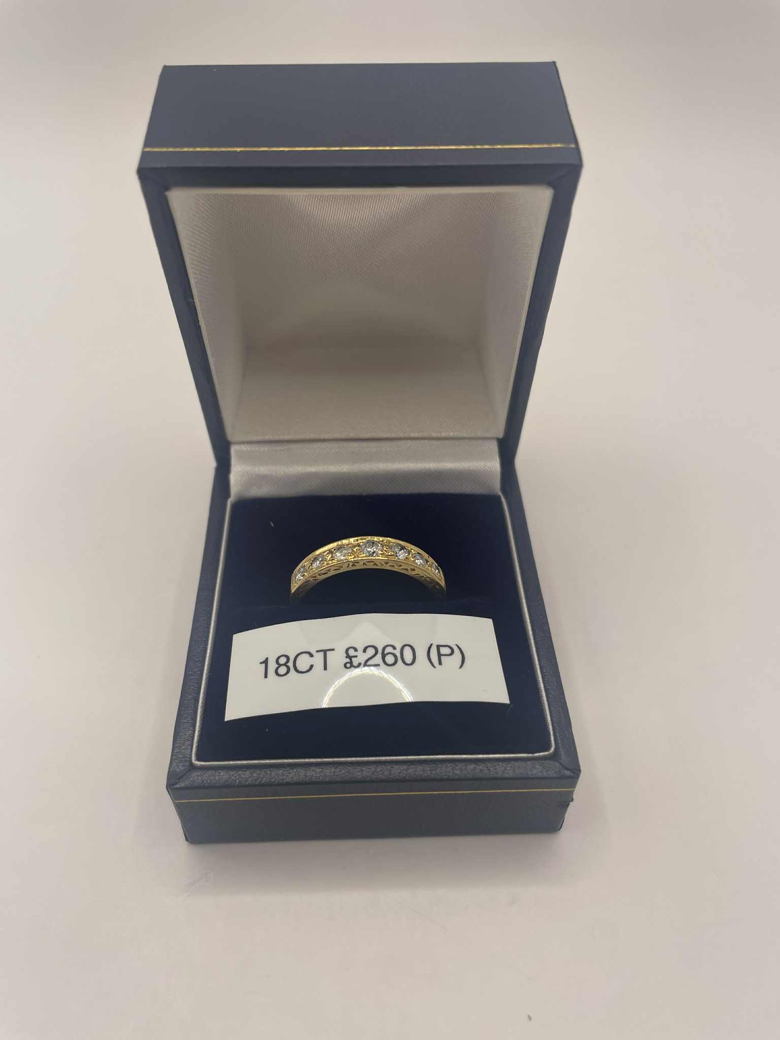18CT GOLD RING With Clear stone