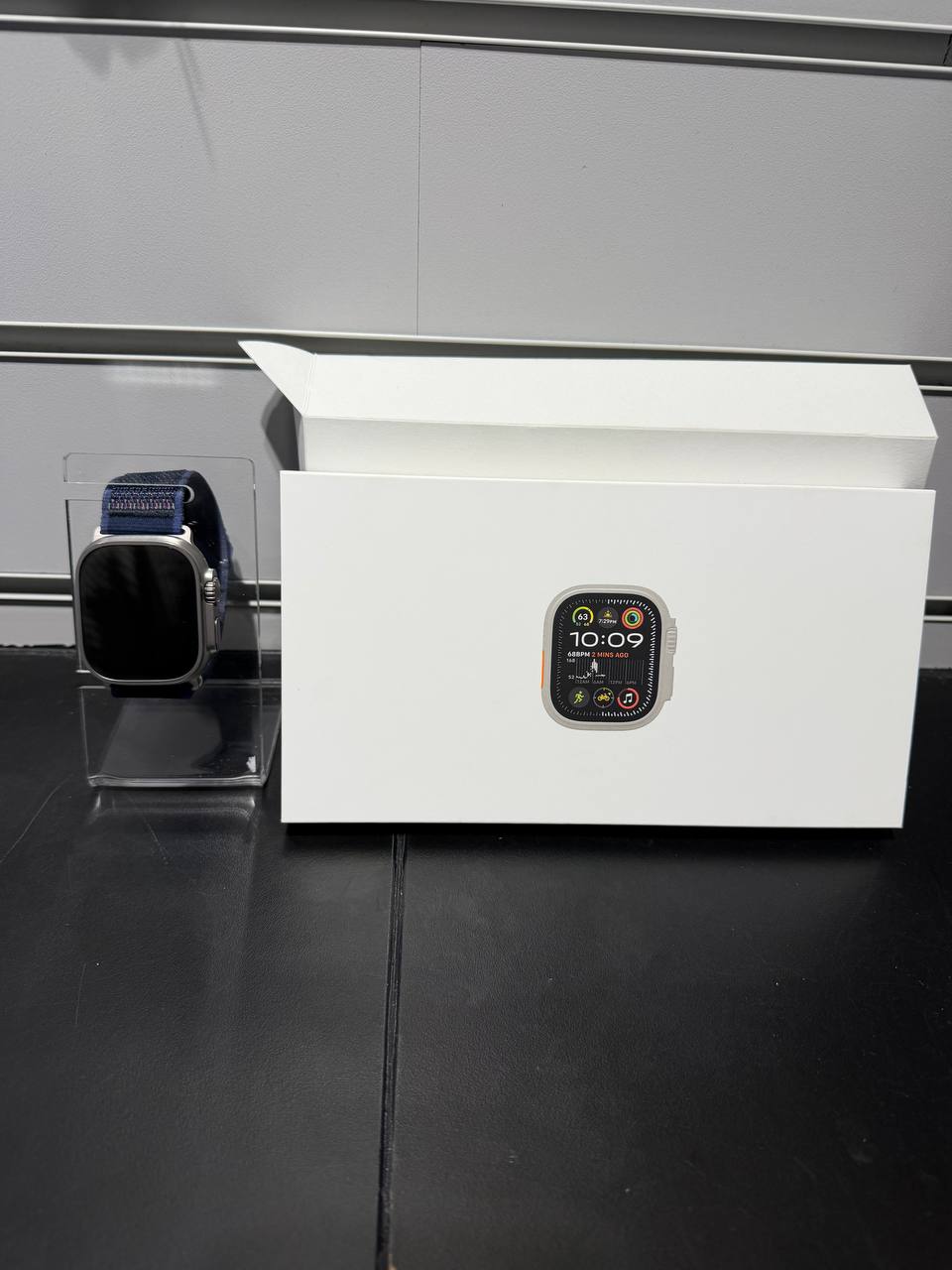 Watch Ultra 2 (Cel)  Natural Titanium, 49mm