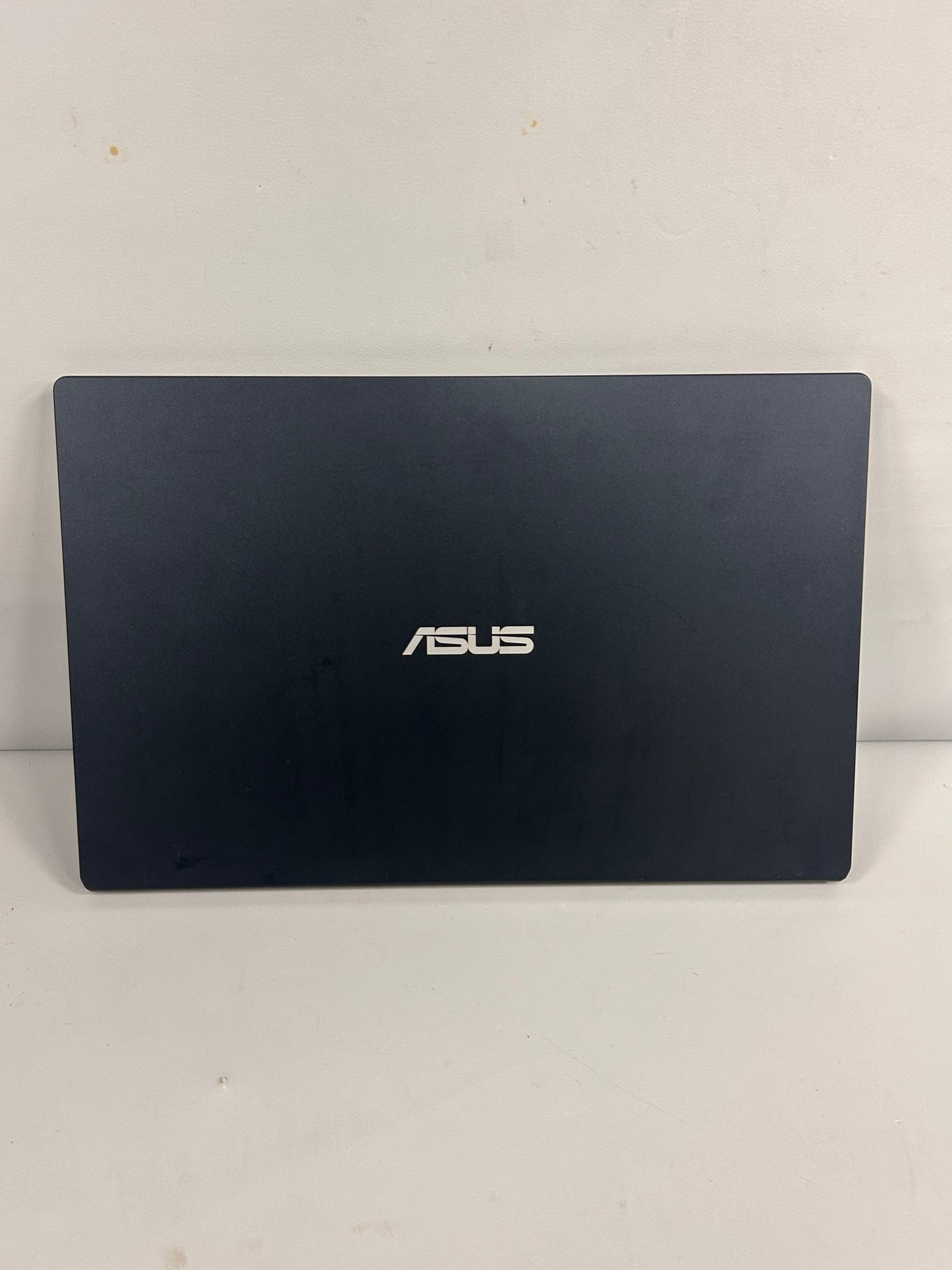 ASUS E510M Laptop
