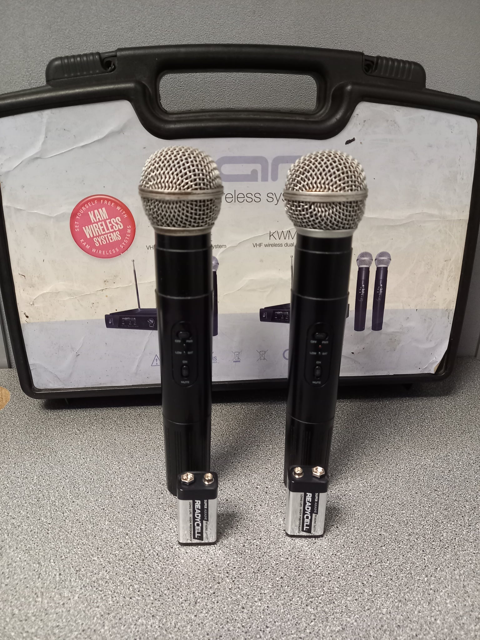 KAM KWM11 Dual VHF Wireless Microphone System**READ DESCRIPTION**