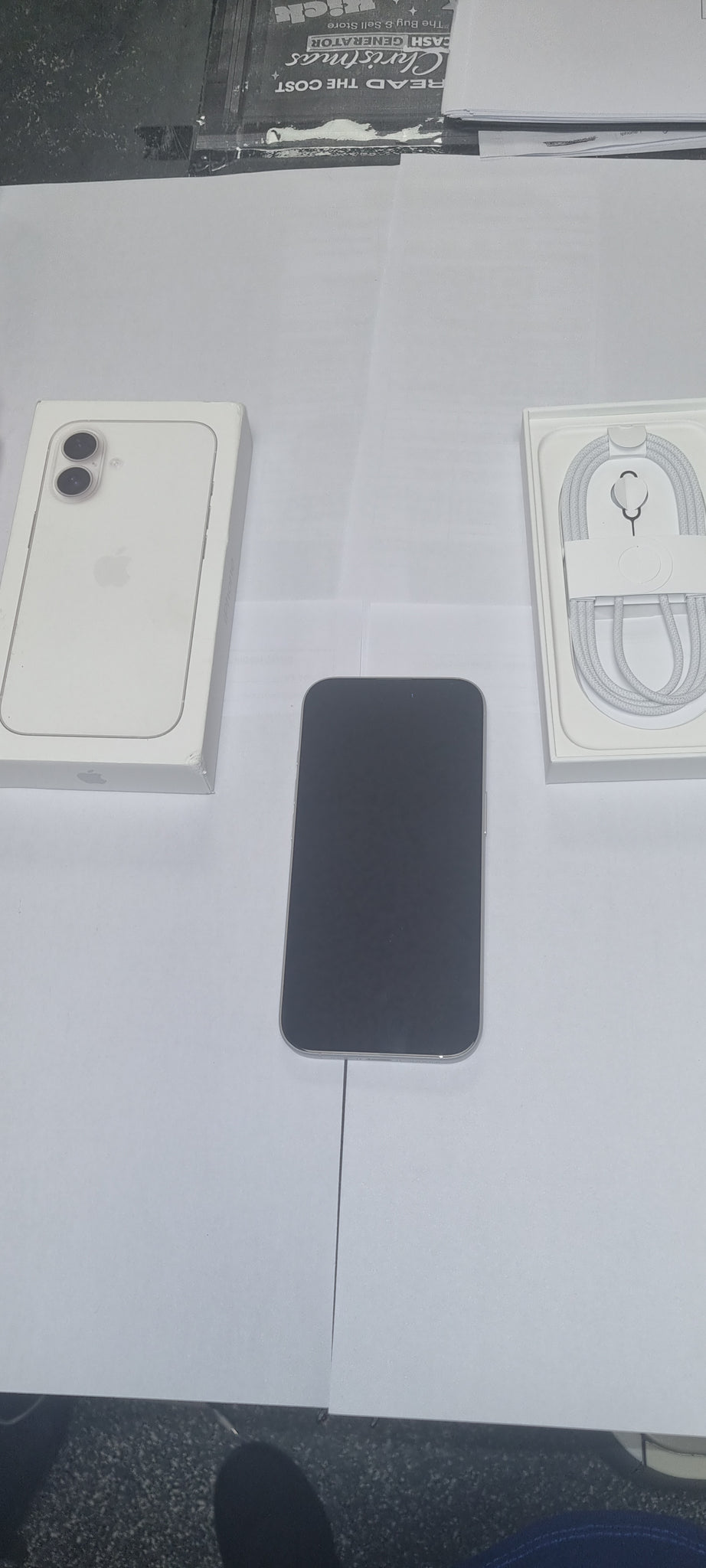 Apple iPhone 16