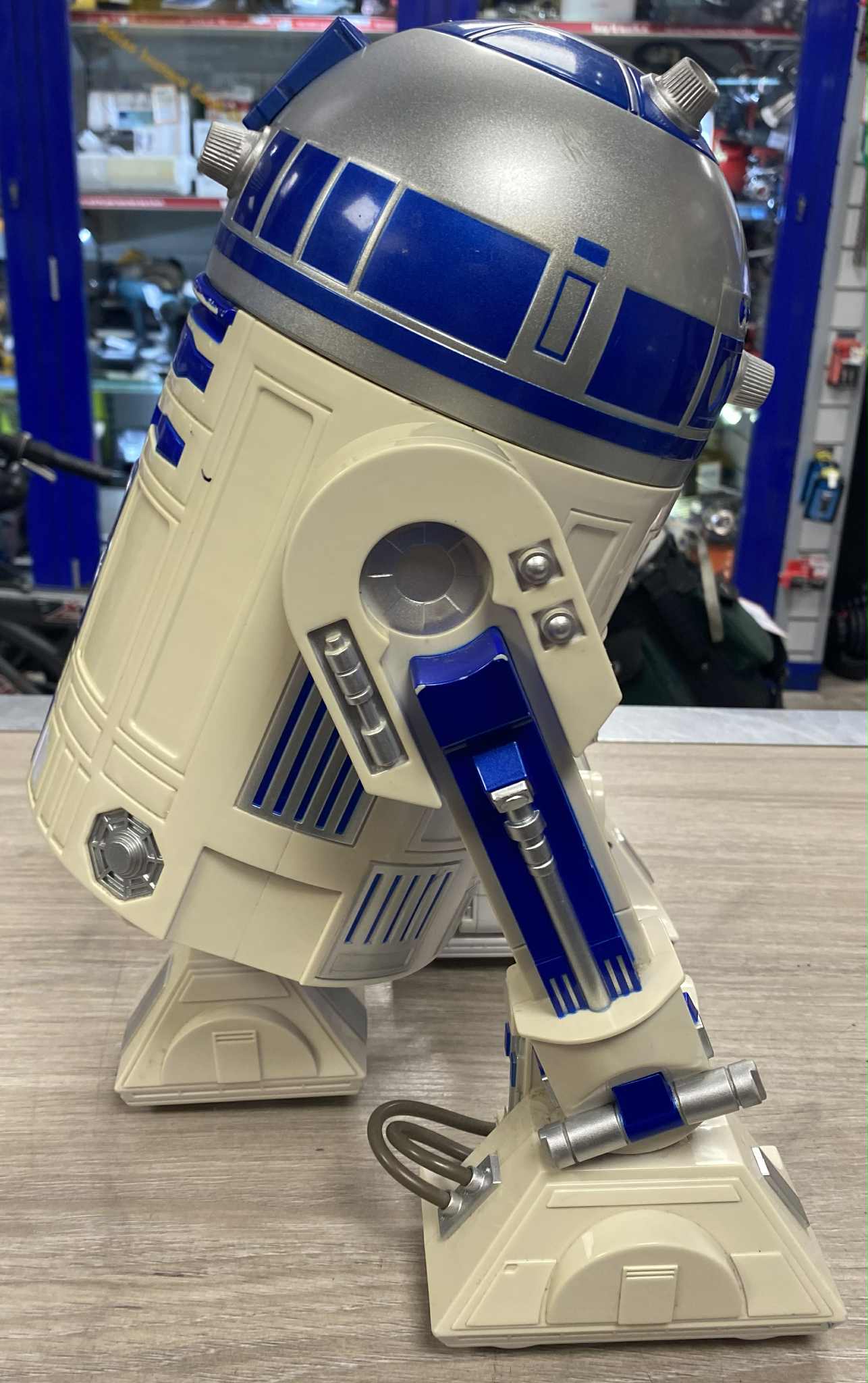 Thinkway R2-D2 (missing remote)