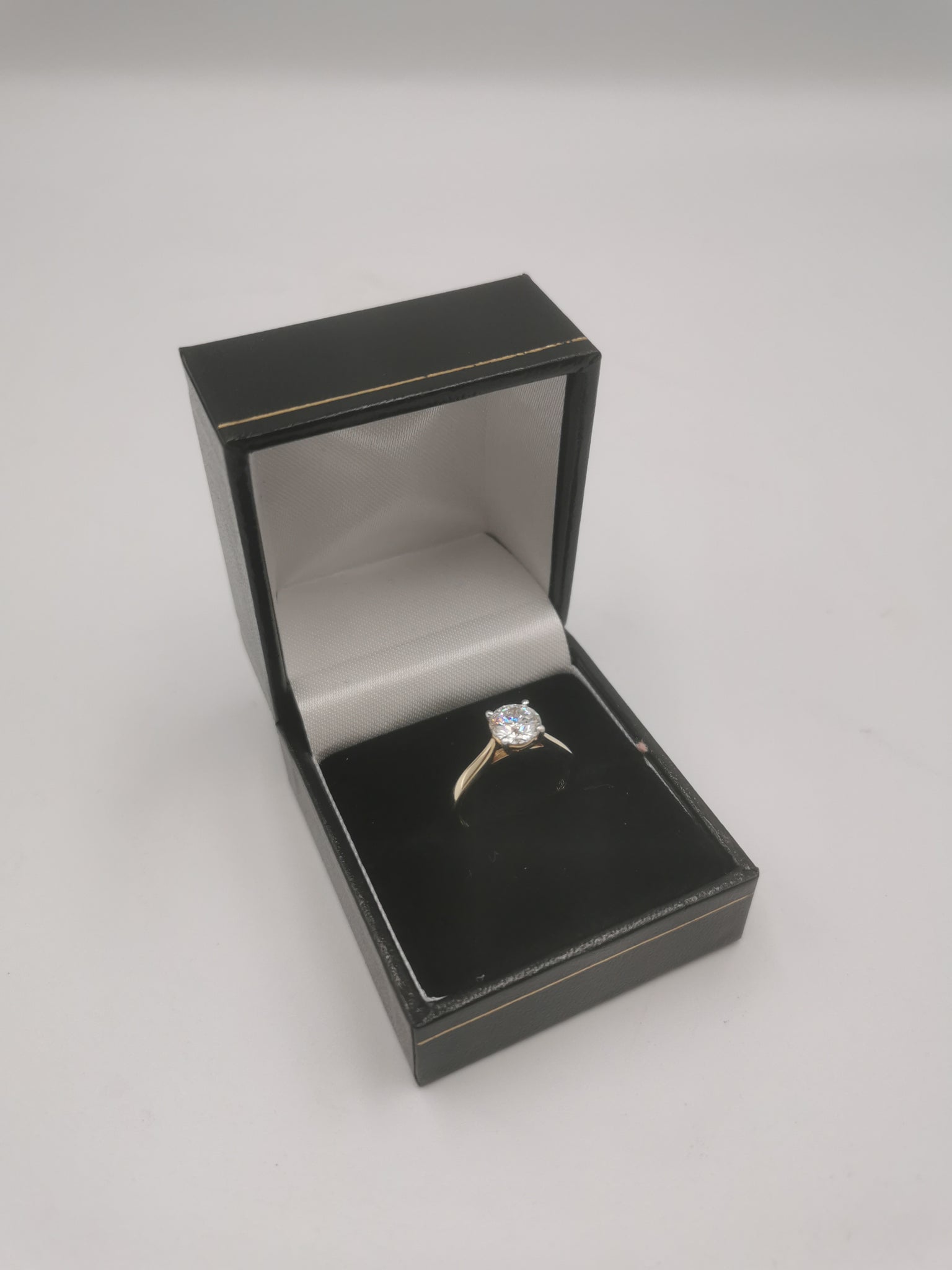 9K Gold Ring with Brilliant Round 1CT Diamond, 375 Hallmarked, 1.9Grams, Size: K