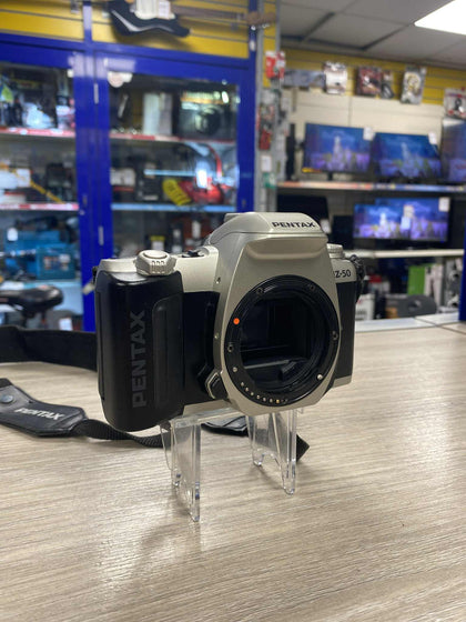 Pentax MZ-50 + Sigma 28-200mm F/3.8-5.6 UC (Pentax) Lens