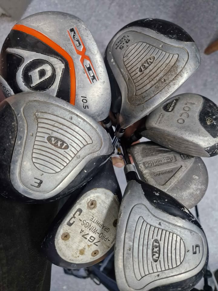 Large selection of 20x Golf clubs and Bag, including Woods and Irons, No Putters