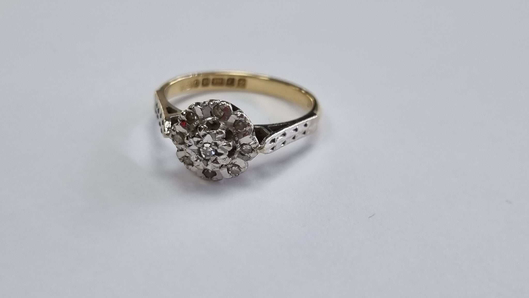 18ct gold diamond ring size J