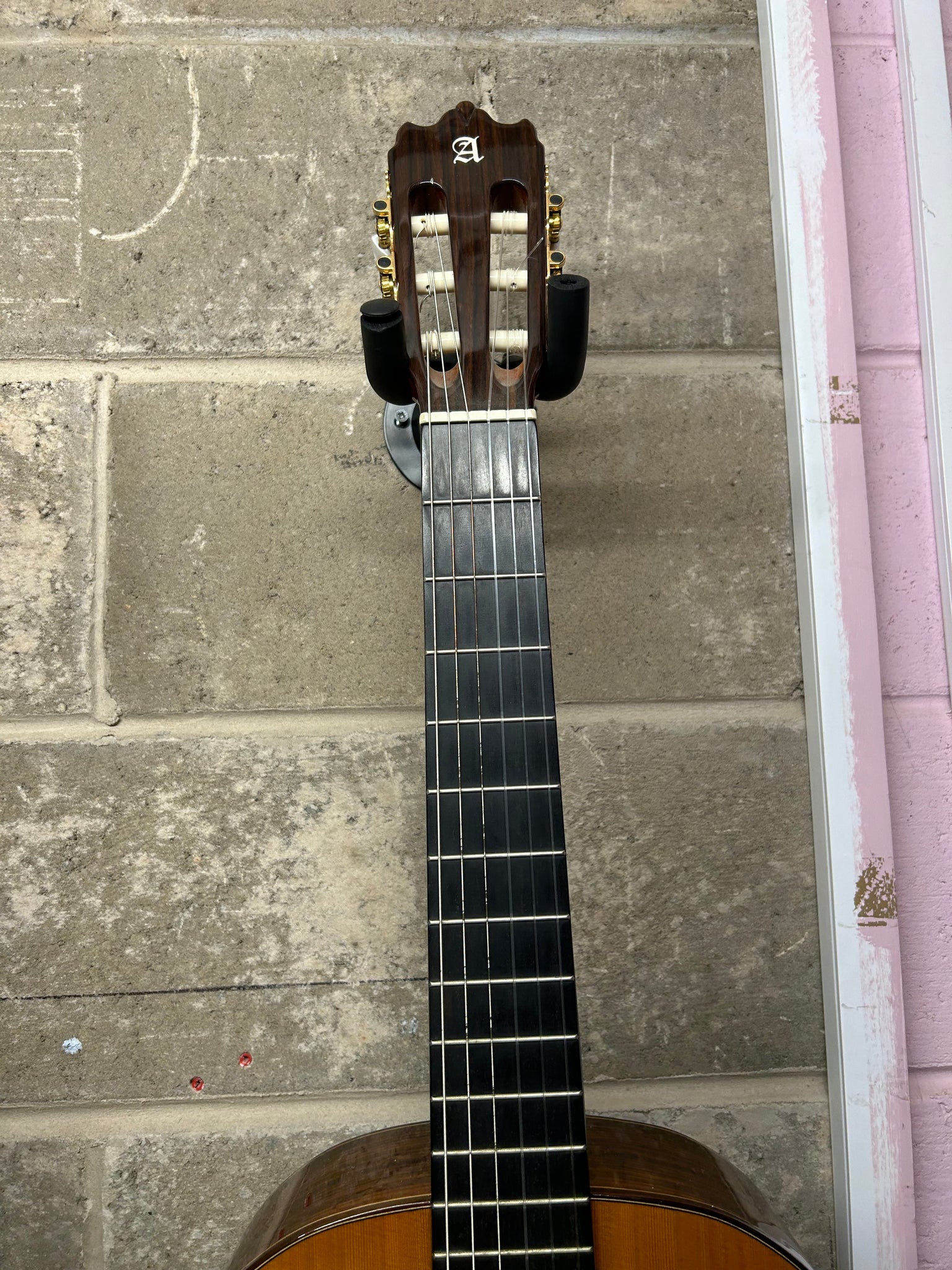 ALHAMBRA 4P CLASSICAL GUITAR