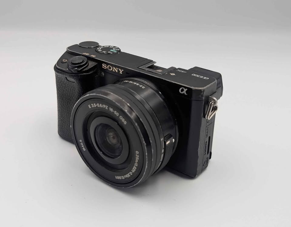 Sony Alpha A6300 ILCE-6300L - 24.2MP + 16-50mm - Includes Charger + 2x Batteries - Unboxed