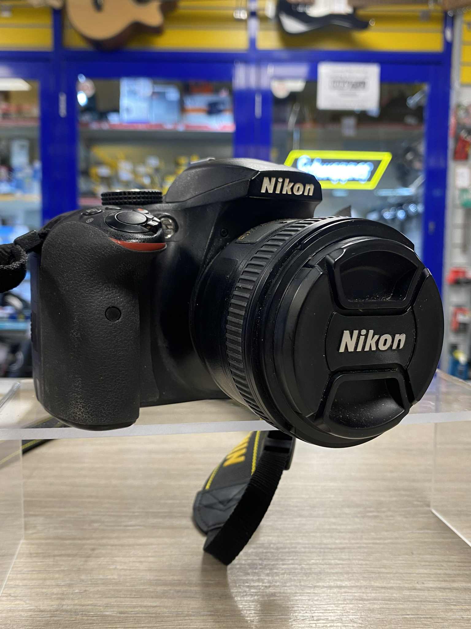 Nikon D3400 (Body) + Nikon AF-S Nikkor 50mm f/1.8G Black Lens