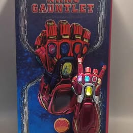 MARVEL - Avengers Endgame - Replica 1/4 - Nano Gauntlet - 19cm