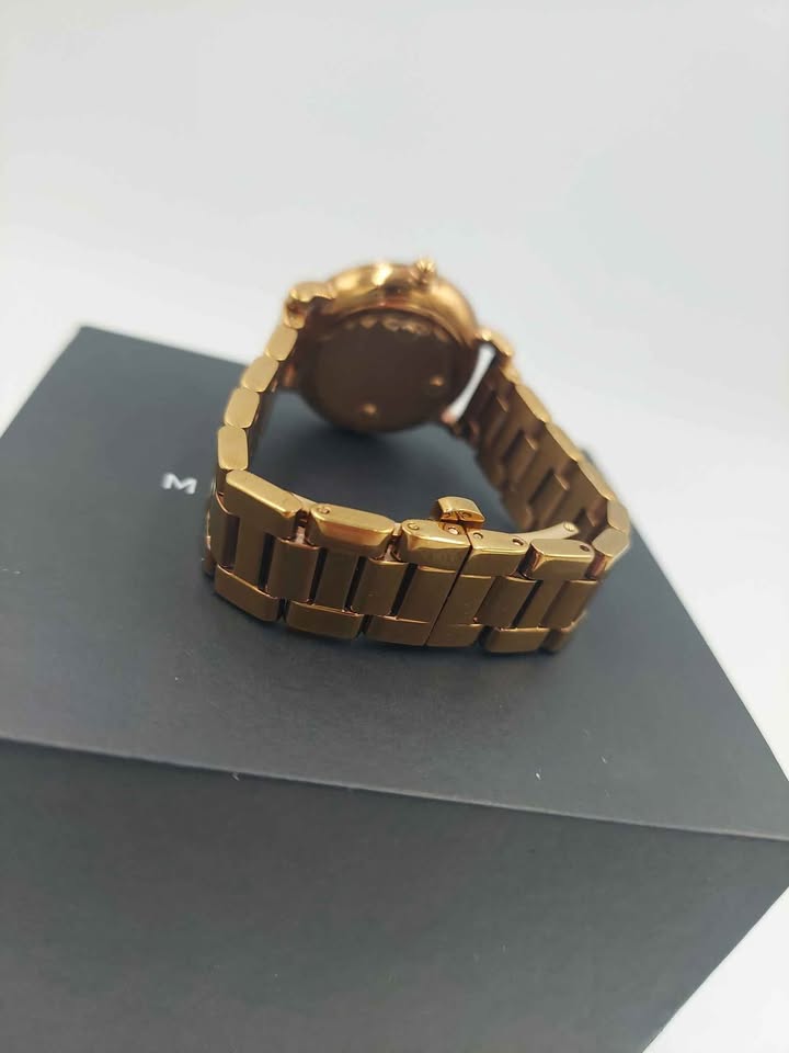 Marc Jacobs MJ3527 Ladies Watch With Original Box **Extra links**