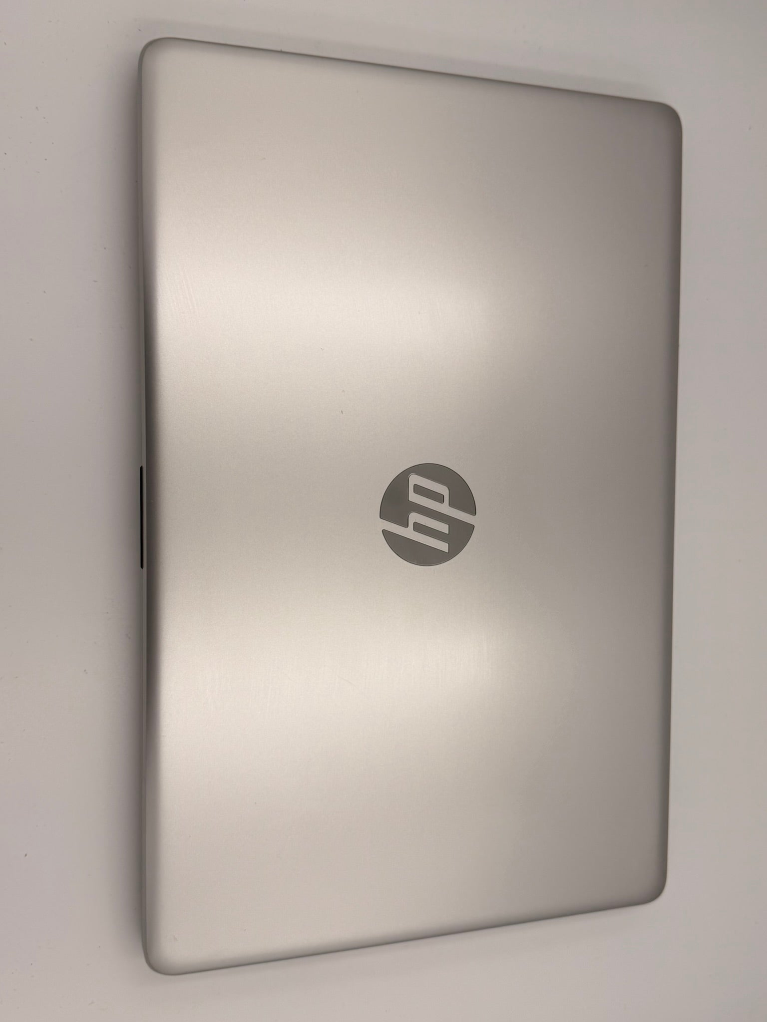 *HP 15-DA0511 Laptop /i3-7020U/4GB Ram/1TB HDD/Windows 10