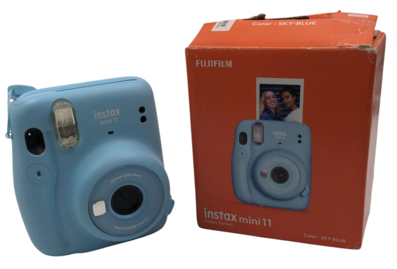 Fujifilm Instax Mini 11 Instant Camera, Sky Blue (Battery Operated, Requires 2 AA Batteries)