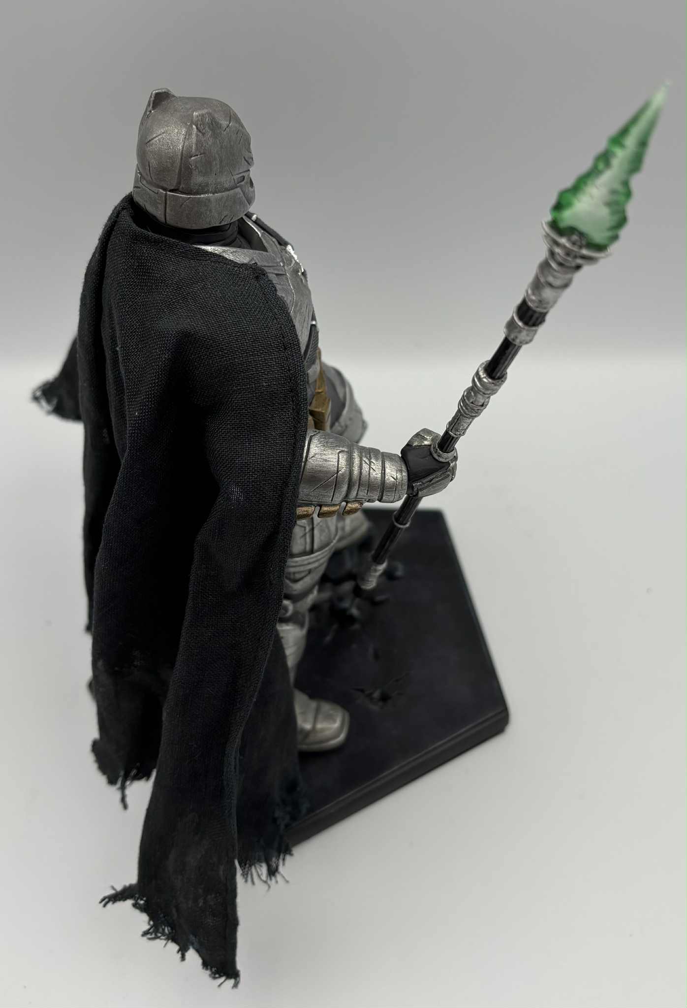IRON STUDIOS ARMORED BATMAN VS SUPERMAN STATUE BATTLE DAMAGED 1/10th SCALE FIGURE