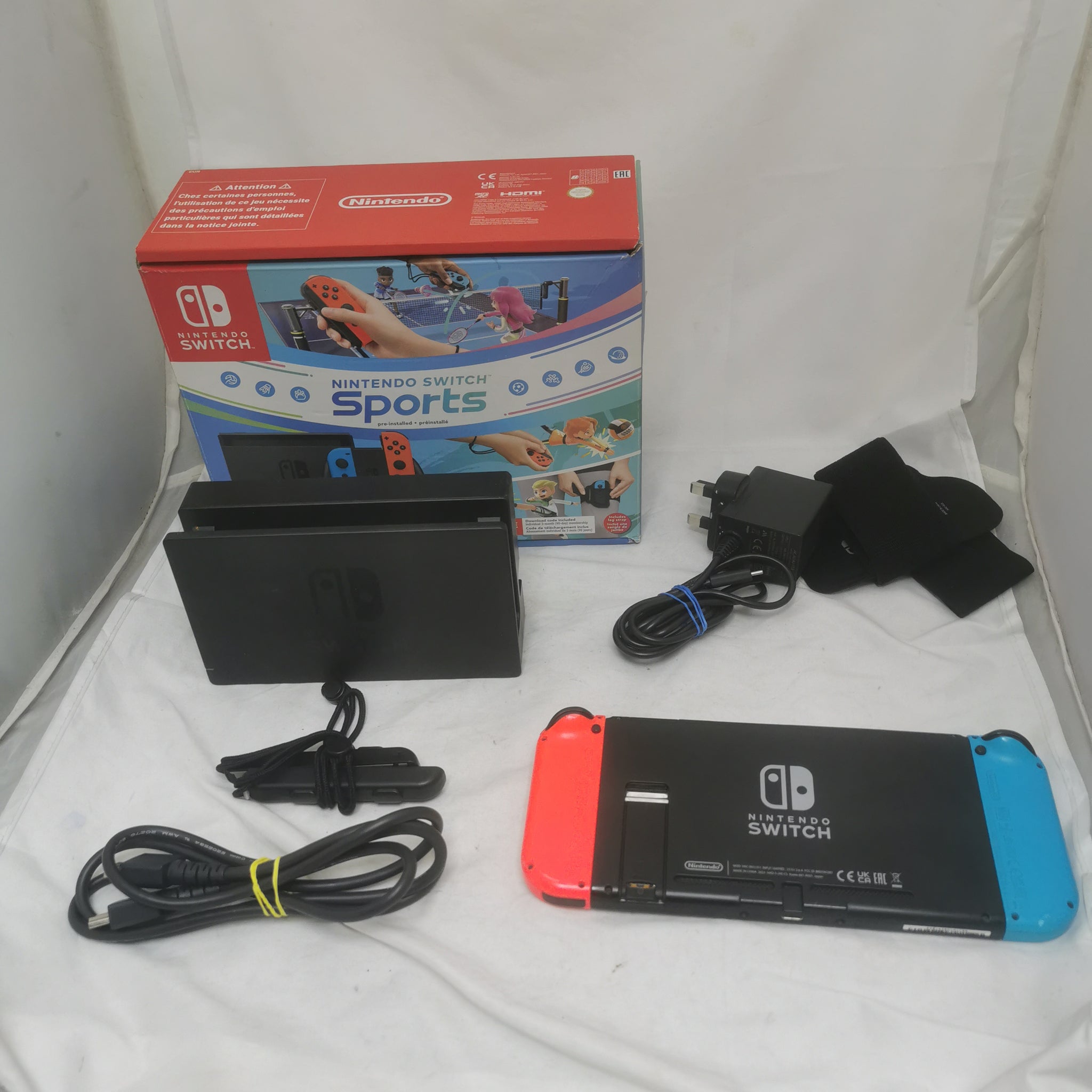 Switch Console, 32GB HAC-001-01 + Neon Red/Blue Joy-Con, Boxed