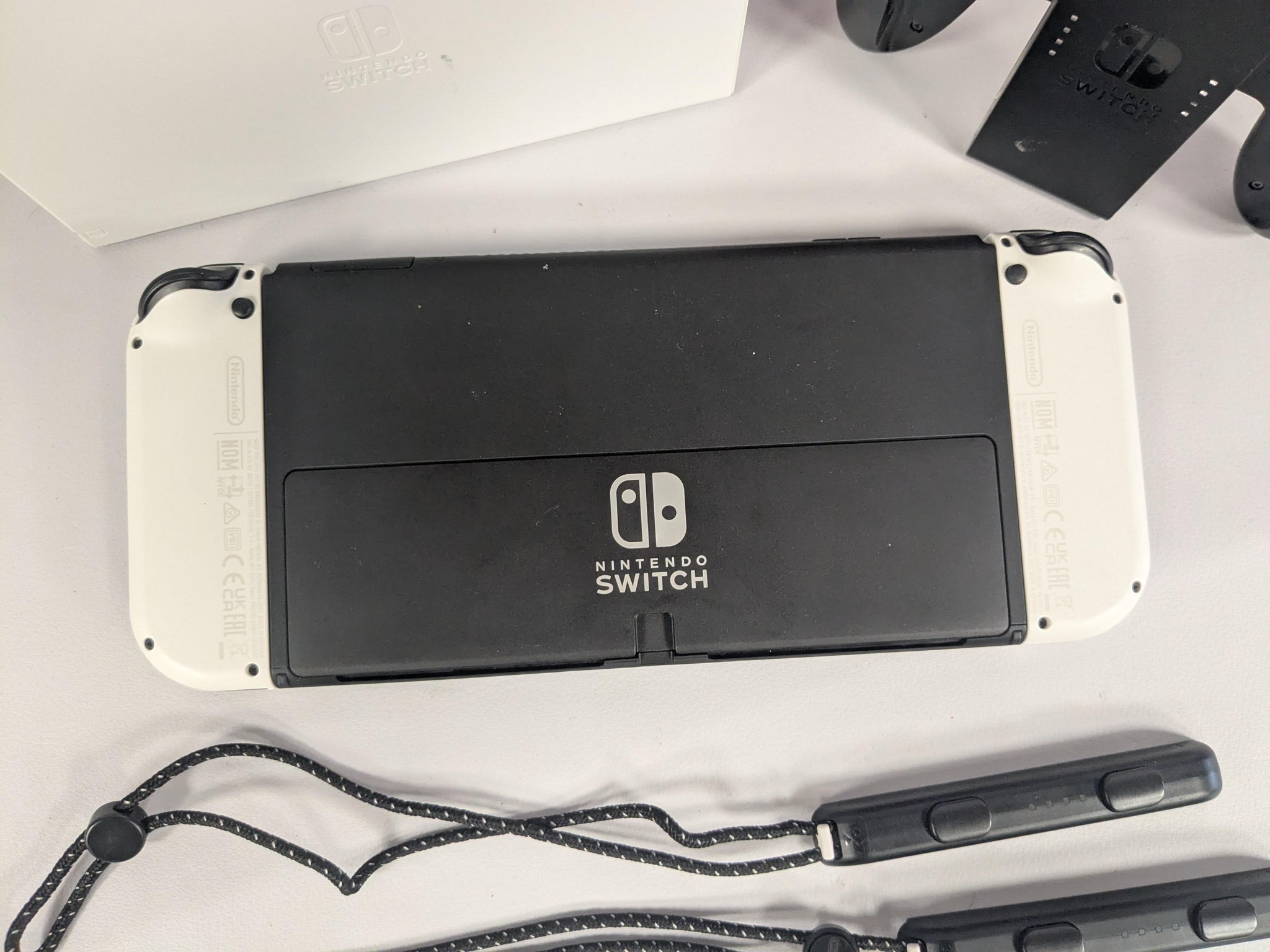 Nintendo Switch OLED - White