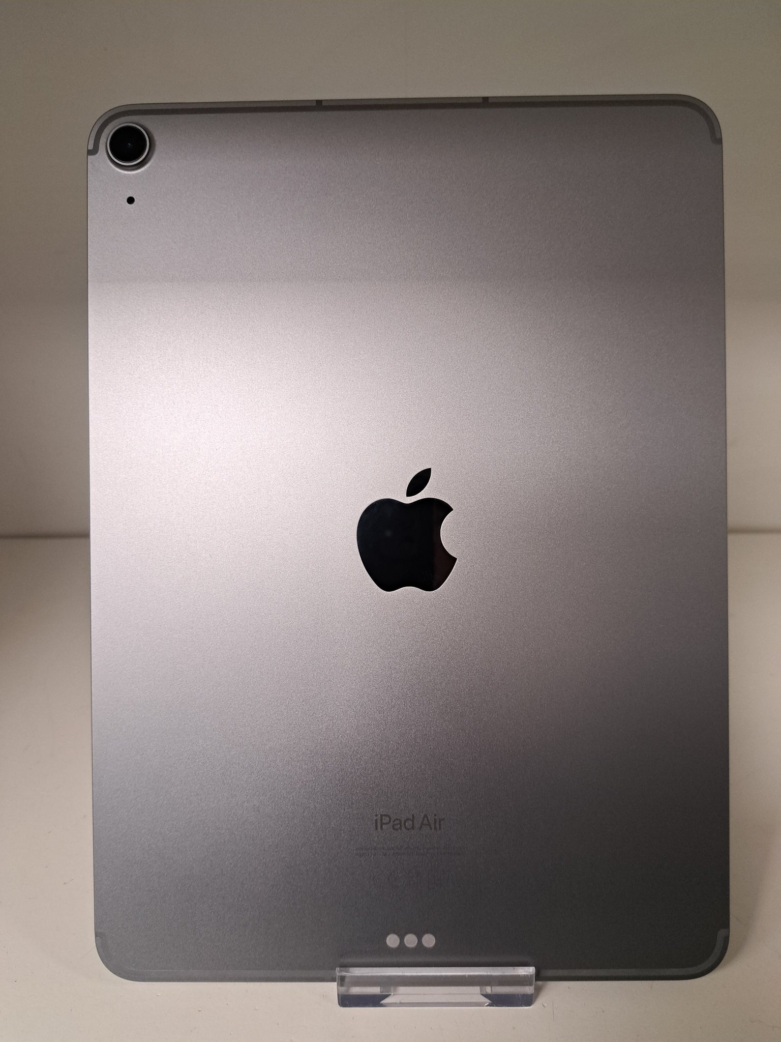 Apple iPad Air 11" 128GB Wi-Fi + Cellular - Great Yarmouth