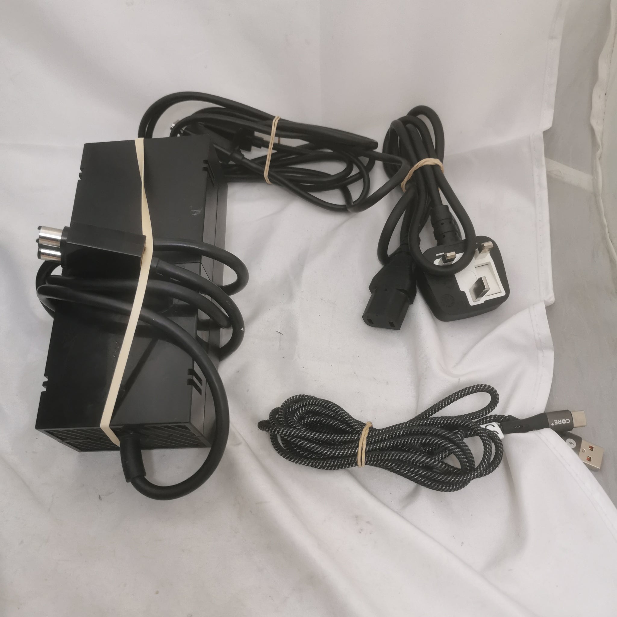 Xbox One Console, 1TB, Call Of Duty A.W Ed. (No Game), Unboxed with 1 controller and power cables