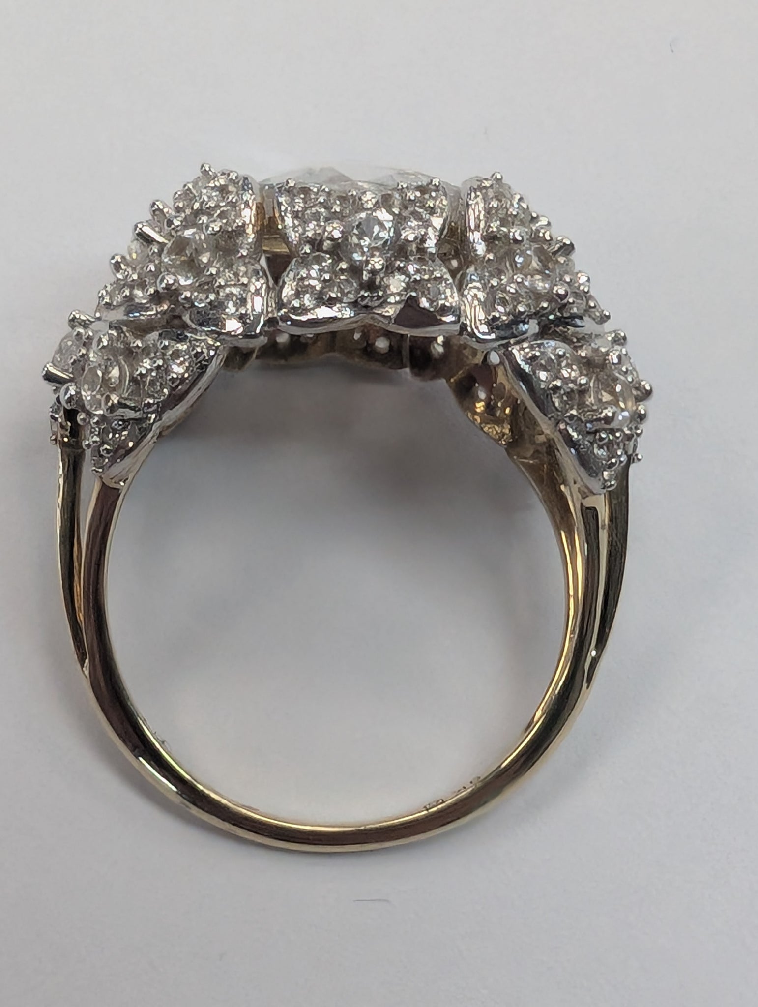 9ct gold ring with white gold & cz stones size L1/2