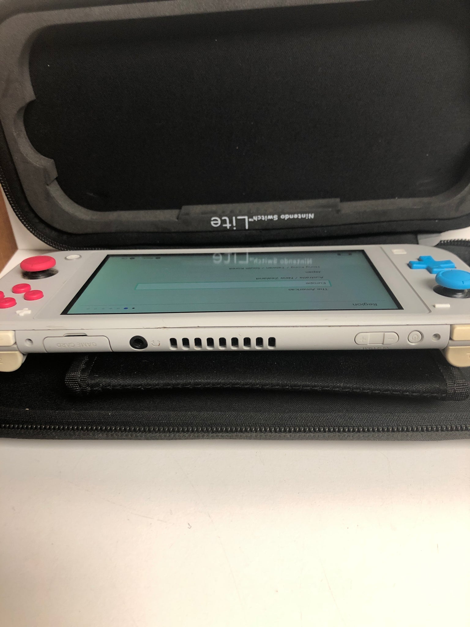 Nintendo Switch Lite pokemon eddition