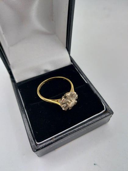 18CT Yellow Gold Ring With Flower Pattern (Not Dia) - 4.01 Grams - Size Q - Fully Hallmarked.