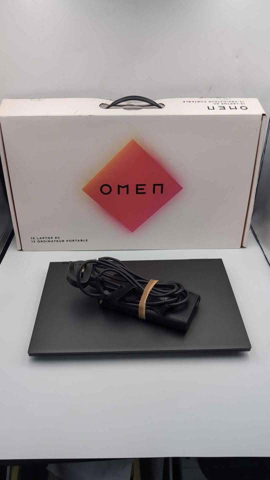 HP 15-EN0008/Ryzen 7 4800H/16GB RAM/512GB SSD/RTX2060/15"/W11 **MARKS ON TOUCHPAD**