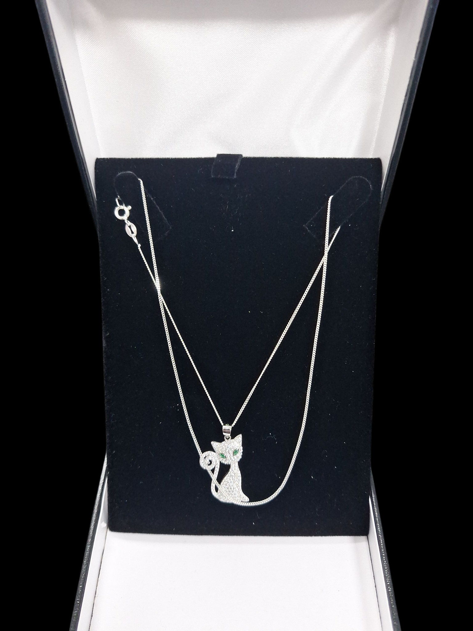 NEW OTHER SILVER CHAIN WITH CAT ON IT ,925, WEIGHT 3.88G ,LENGHT 19"