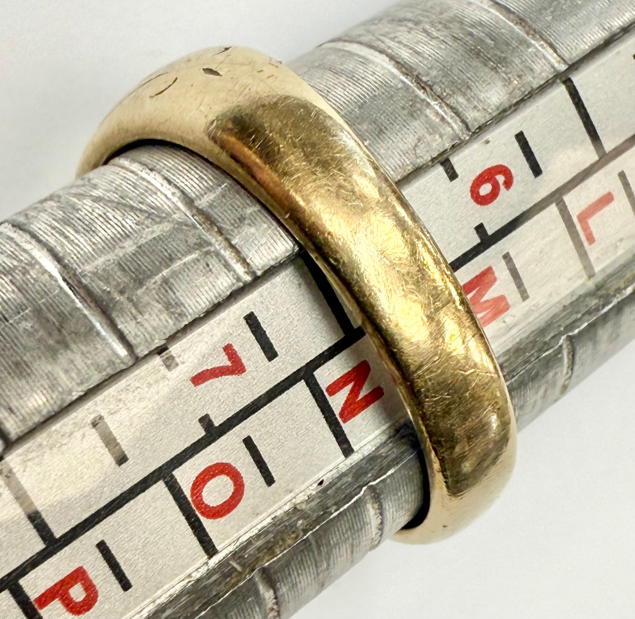 9ct gold diamond ring with red stone size M 1/2