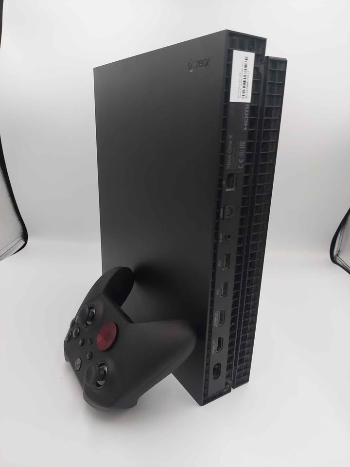 Xbox One X Console, 1TB, Black- With Elite Controller (Cased), Unboxed