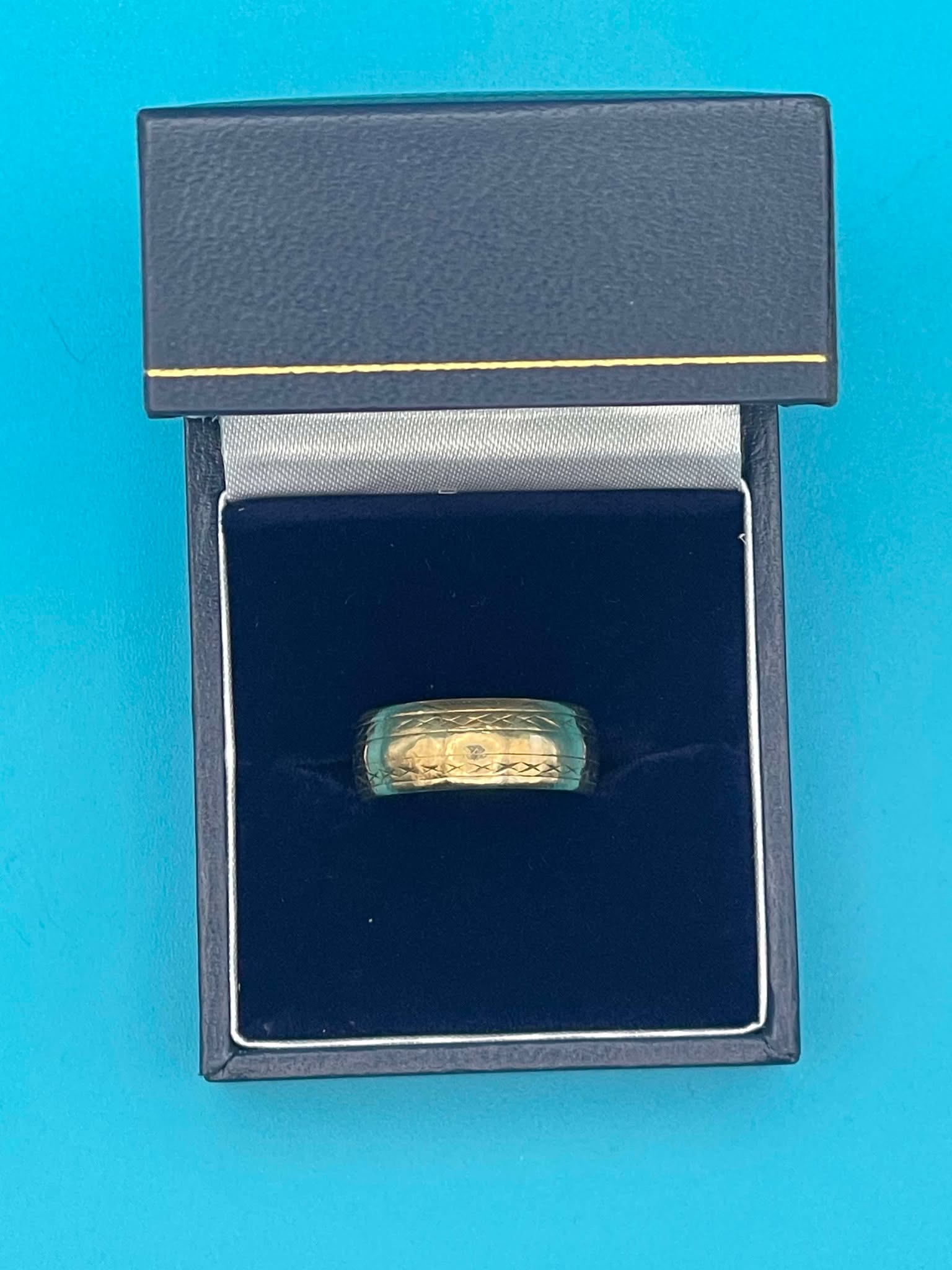 9CT GOLD RING