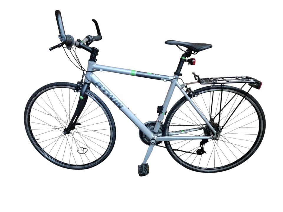BTWIN  Hybrid  Fit 3 Road Bike 26.5" Wheels 18 Speed SRAM 3.0 Gears 24 " Heat Treated Aluminium Frame